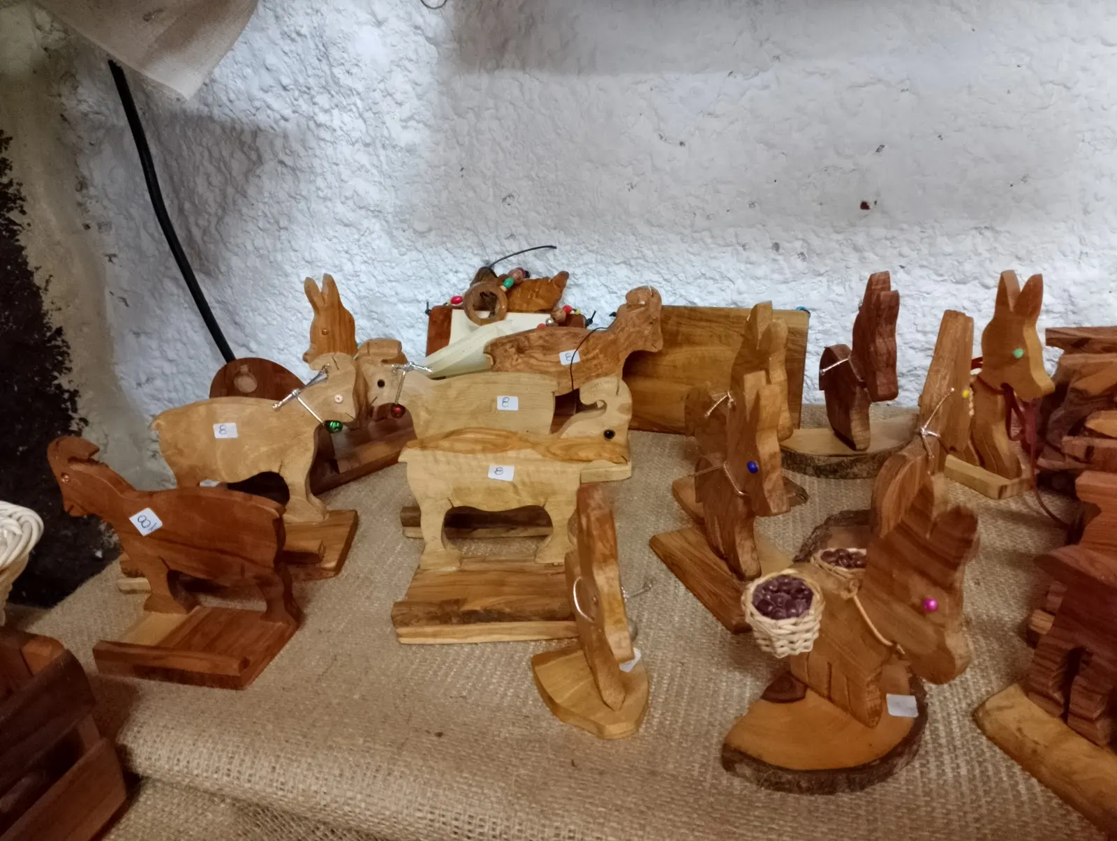Small carved olive wood pieces
